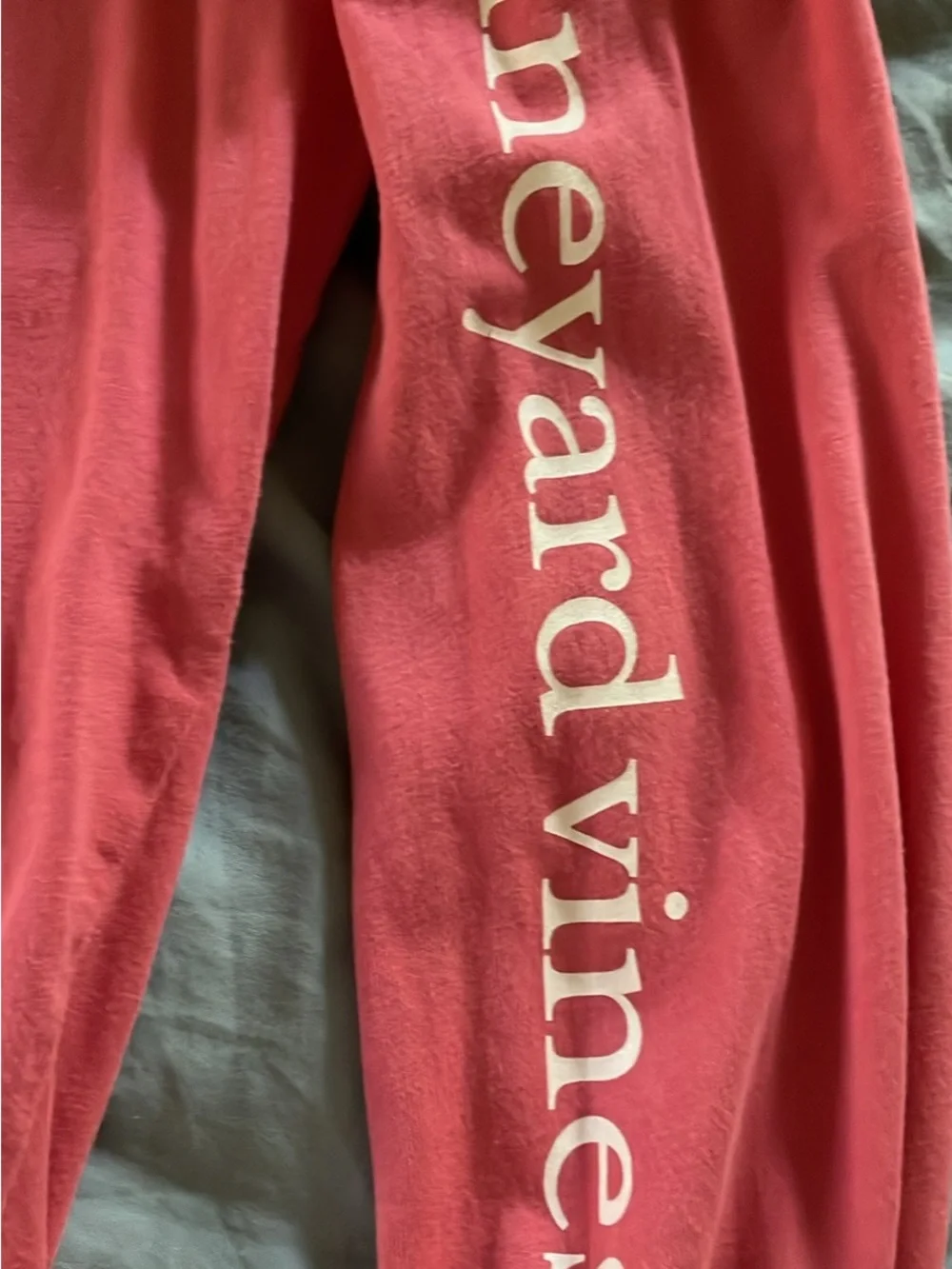 Vineyard Vines Coral Pocket Tee with Whale Holiday Print